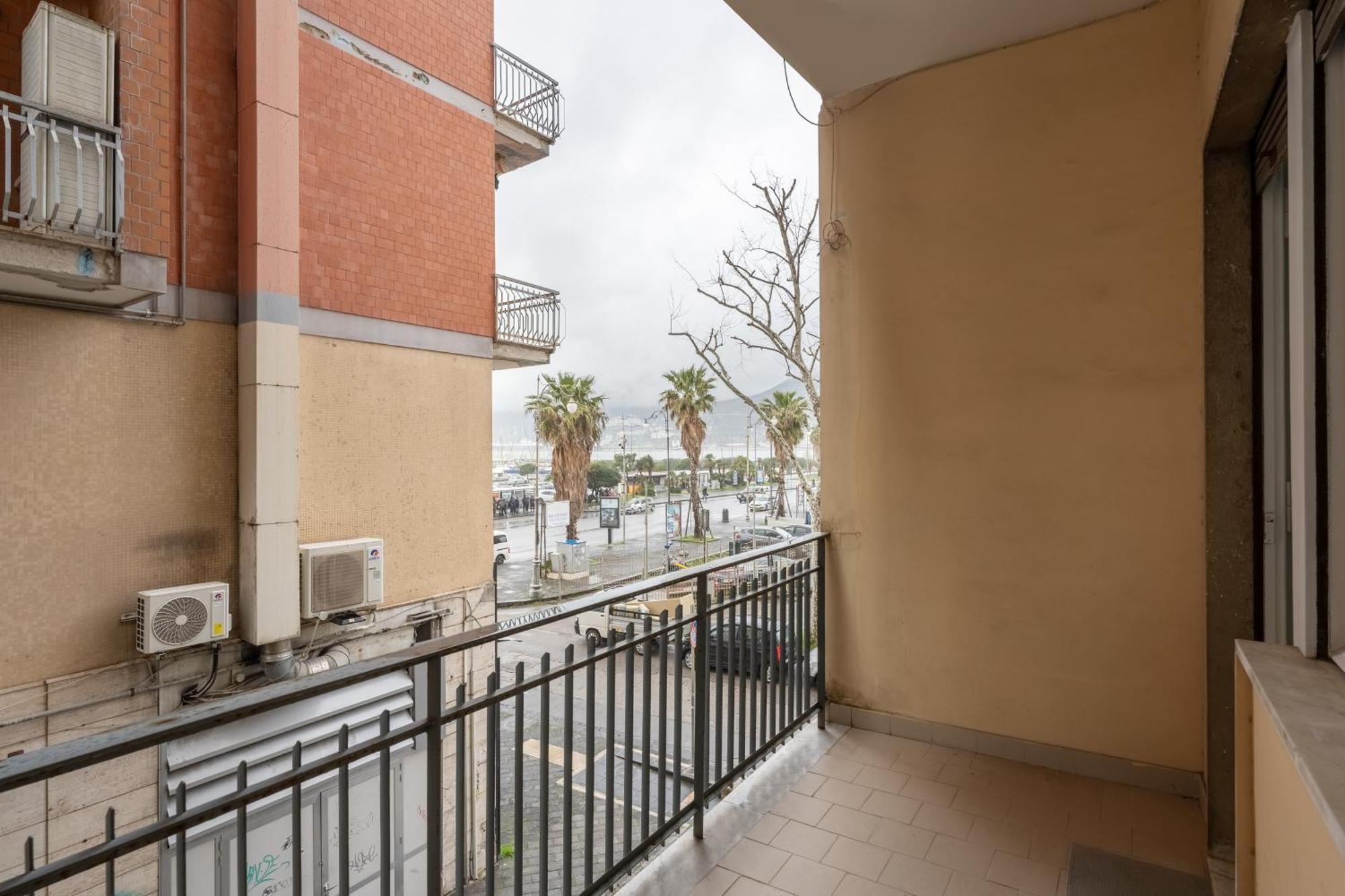 Affittacamere Central Concordia Salerno Eksteriør billede